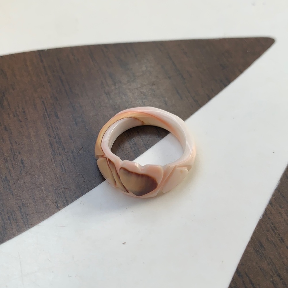 Shell three heart ring.